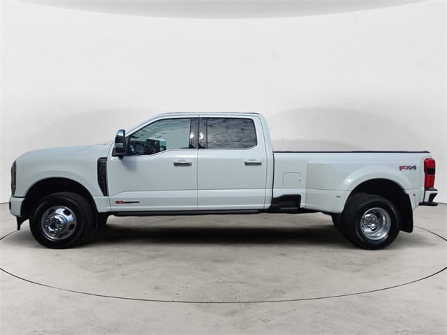 Used 2024 Ford F-350SD Platinum 4D Crew Cab – 1FT8W3DM3REE98288