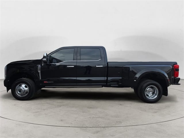 Used 2024 Ford F-350SD Platinum 4D Crew Cab – 1FT8W3DM3REF53242
