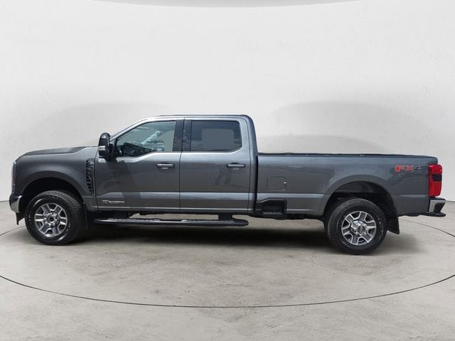 Used 2025 Ford F-350SD Lariat 4D Crew Cab – 1FT8W3BT1SEC42523